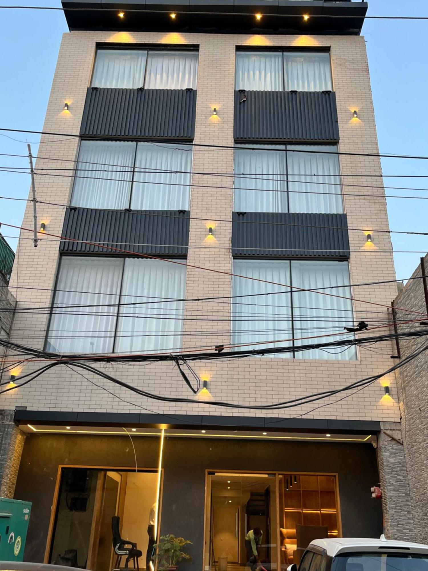 Hotel Celebrations Zirakpur 외부 사진